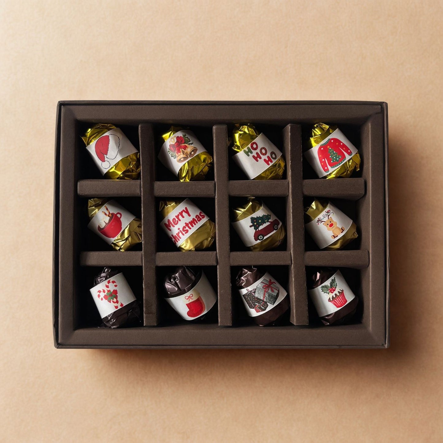 Christmas Gift Box - Almond and Chocolate Dates - 12 Pieces